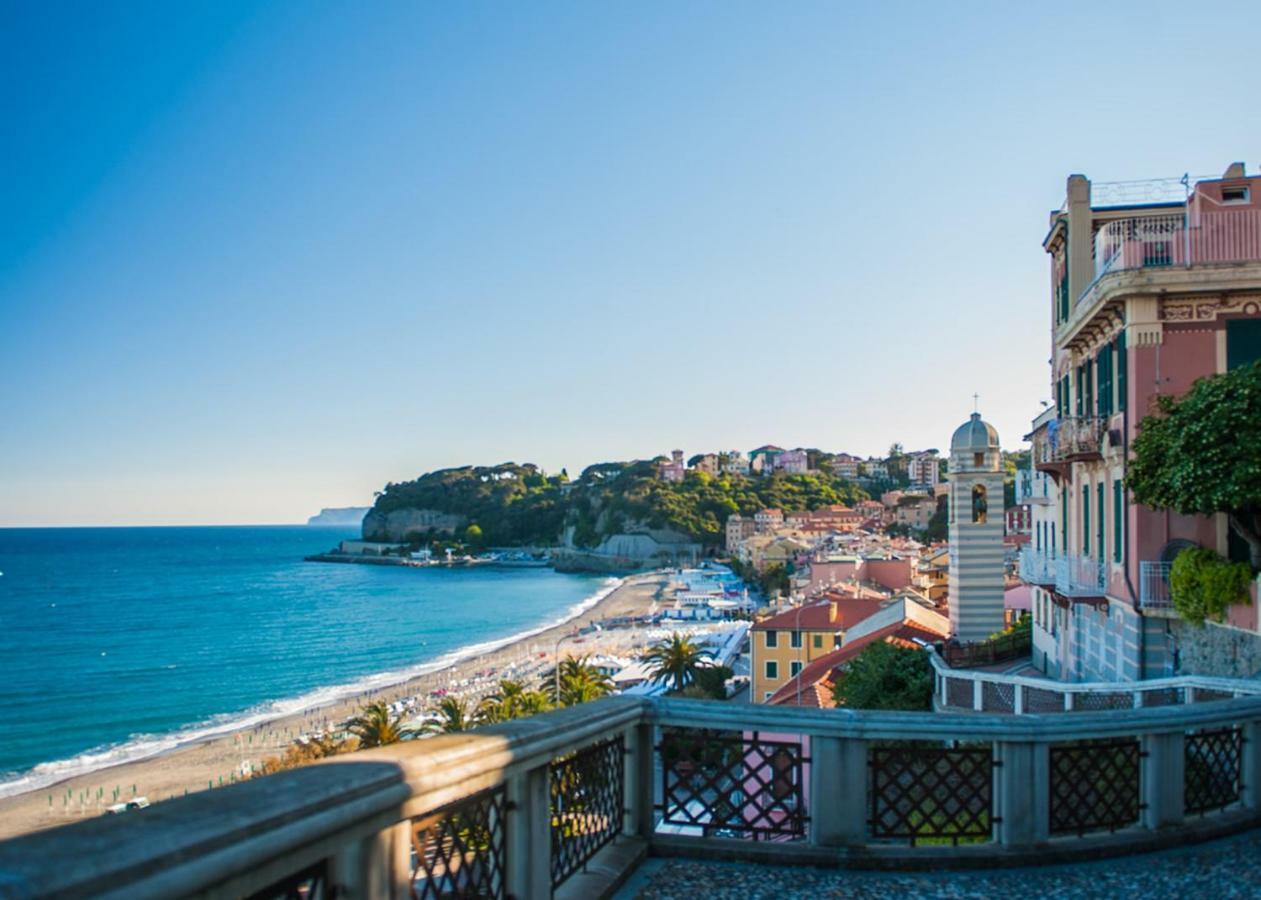 Hotel Tirreno Celle Ligure Exterior photo